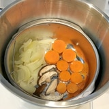 離乳食を圧力鍋で蒸し野菜と野菜スープ